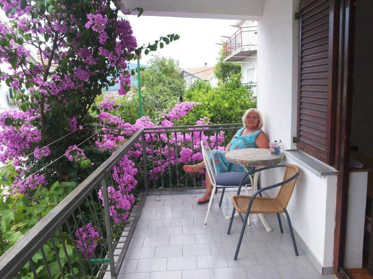 Отель Vila Umicevic Биела Экстерьер фото