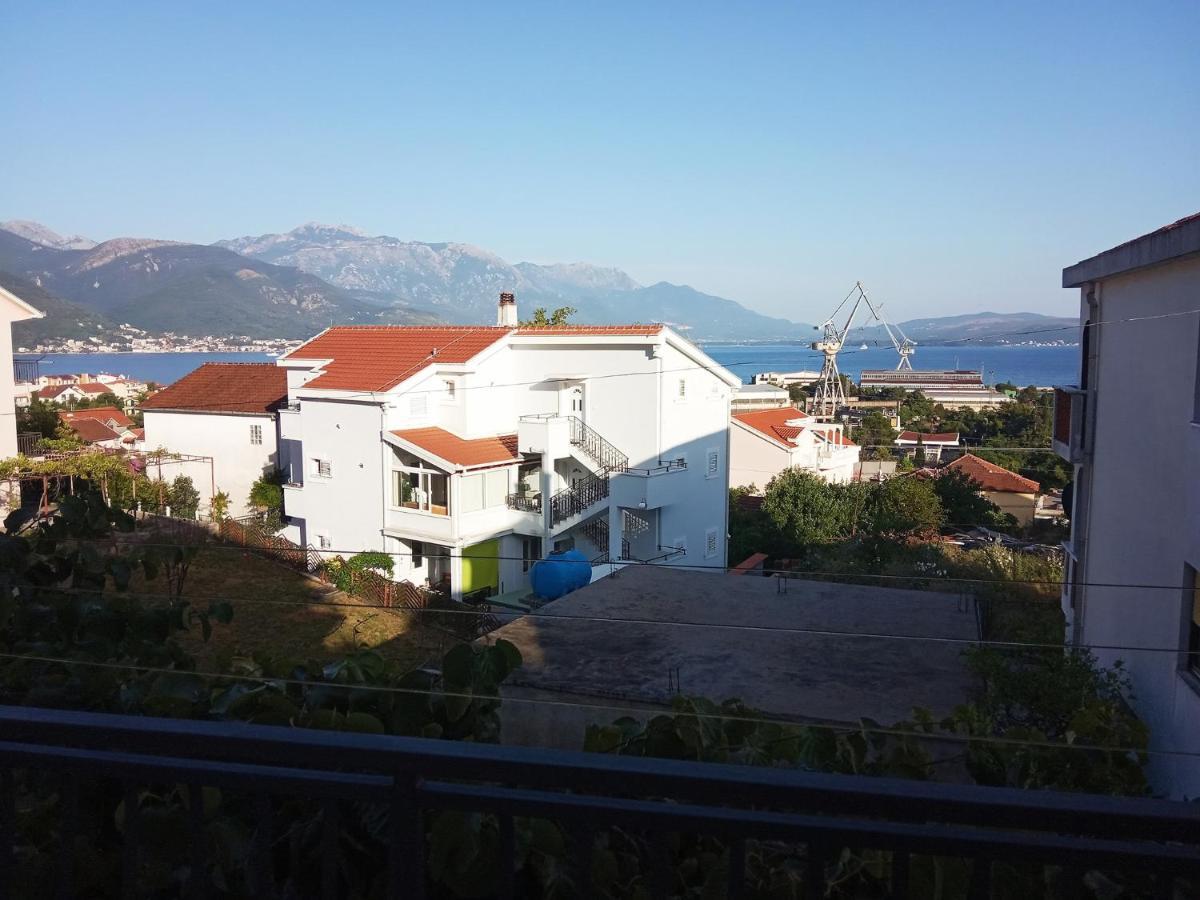 Отель Vila Umicevic Биела Экстерьер фото
